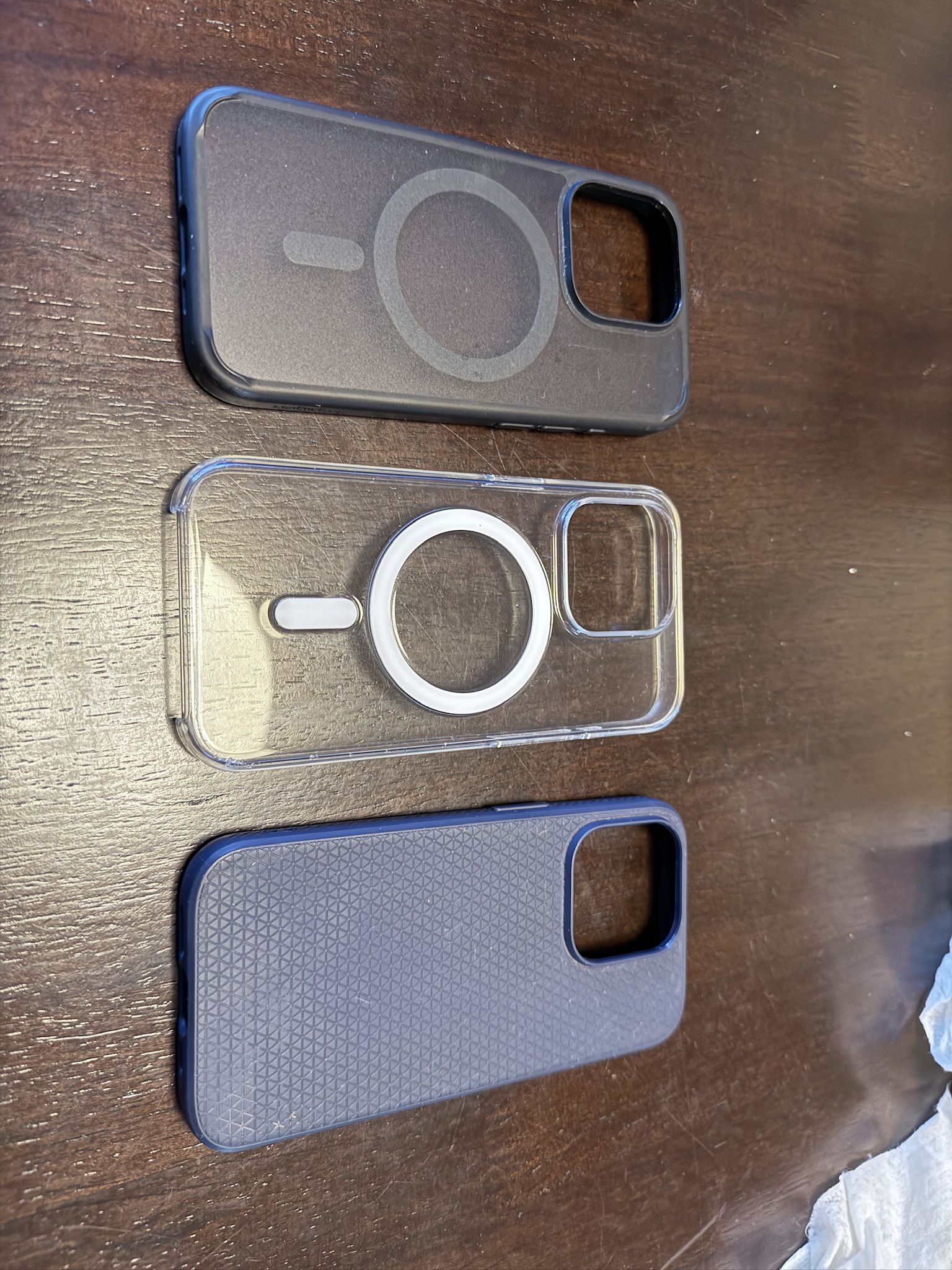 iPhone 15 Pro Case. Set Of 3 Preused