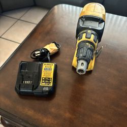 Pistola Chirraquera  Con Vateria Y Cargador