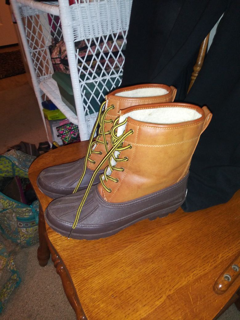 Dirty Laundry Snow Boots Womans Size 8