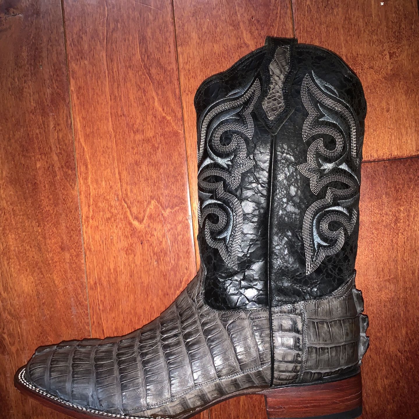 Alligator Skin Cowboy Boots (made In Mexico) 
