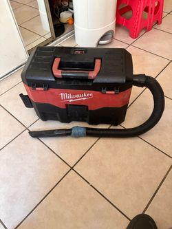 Milwaukee Wet/Dry Vacuum with Hose