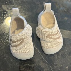 Nike Swoosh Baby Shoes – Size 4 (Worn Once)