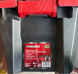 Husky 15 Gallon Latch and Stack Tote