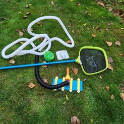Pool Skimmer, Extention Pole & Vacuum 