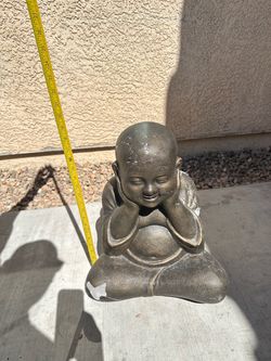 Large Sitting Monk/Buddha-Style Garden Statue