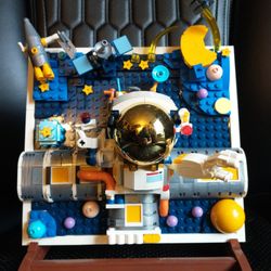 Hogokids 3D Astronaut Space Display Micro Building Set