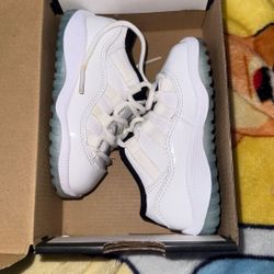 Jordan 11 Low Top 7c
