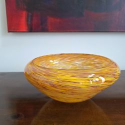Murano style - Hand-blown art glass bowl with orange and yellow swirl pattern in Murano style