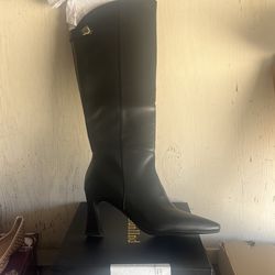 New Black boots size 11