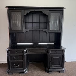 Computer Desk/Armoire/Furniture