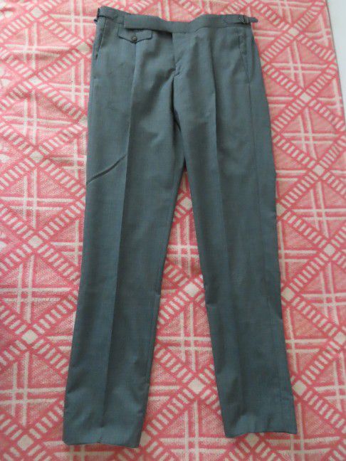 Suitsupply Brentwood Trousers EU 48  Gray Pleated Super 120s Wool (34x31.5)