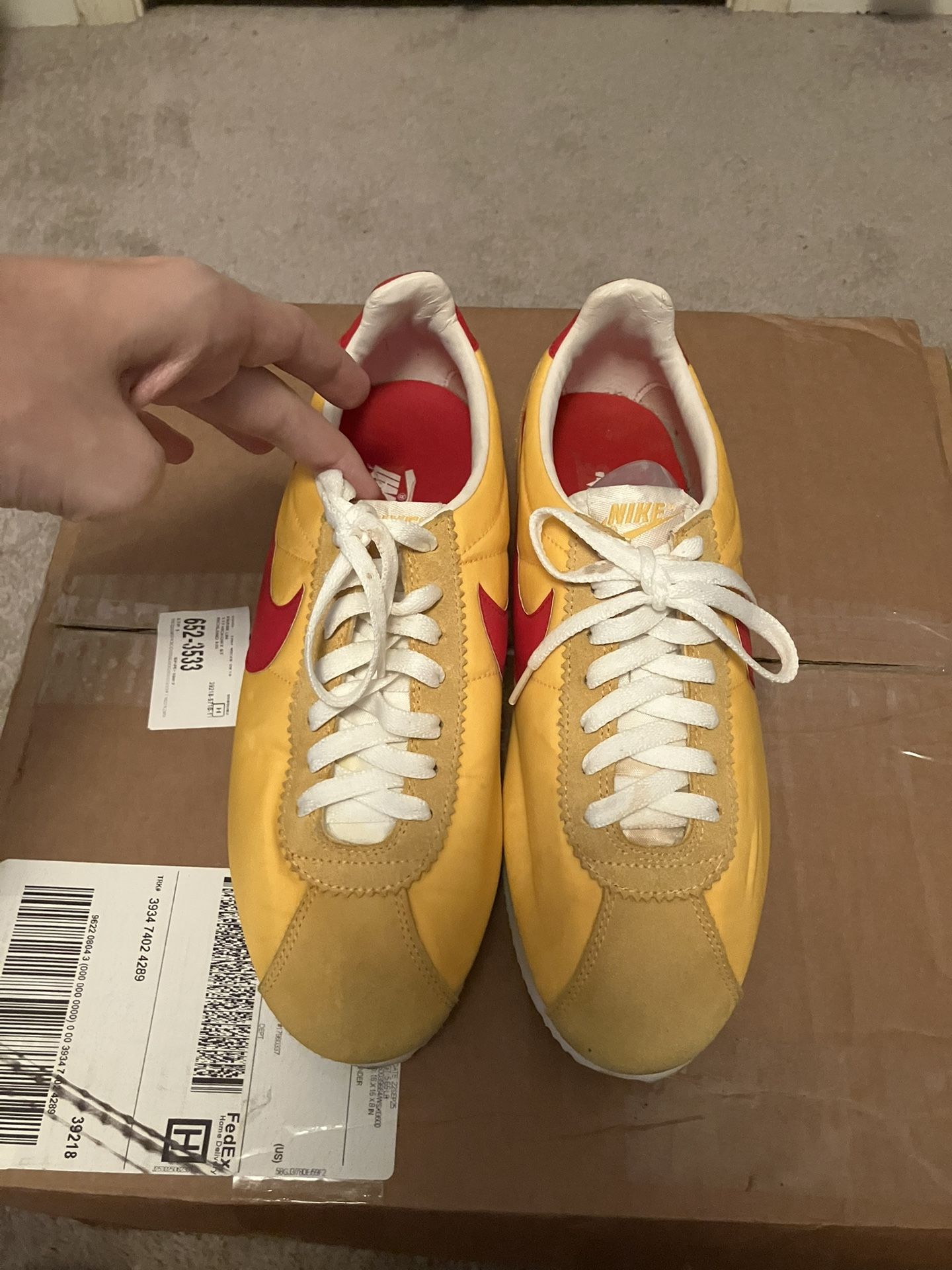Nike Cortez Shoes Mens Size 9.5 Yellow Red University Gold 488291-700 Rare!!