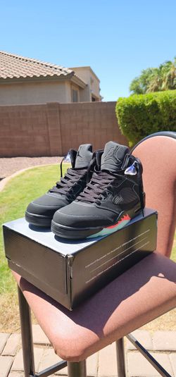 Air Jordan 5 "Halloween" glow in the dark sz-12