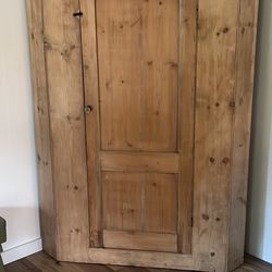 Corner Cabinet- Vintage
