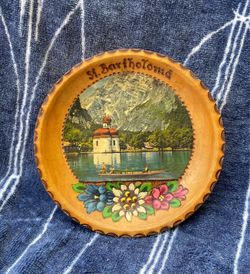Vintage Hand-Painted Wooden Souvenir Plate – St. Bartholomä, Königssee.