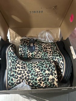 Ariat Kelmarsh Mid Rubber Boot Waterproof Round Toe 1.5in Heel Animal Print Size