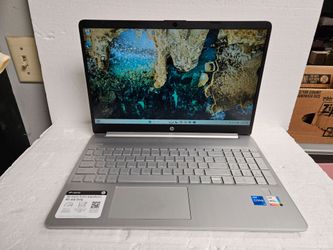Hp Pavilion 15" Core i5 Laptop 12 GB RAM 512 GB SSD Windows 11