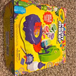 Brand New Crayons Paint Maker