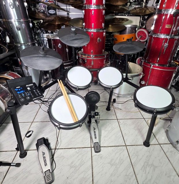Alexis Nitro Max Electric Drum Set !! Like New !! $250 Or Best Offer !!