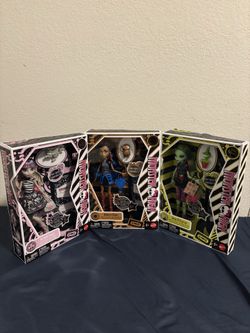 *NEW* Monster High Creeproduction Wave 4 Fashion Dolls ROCHELLE VENUS ROBECCA
