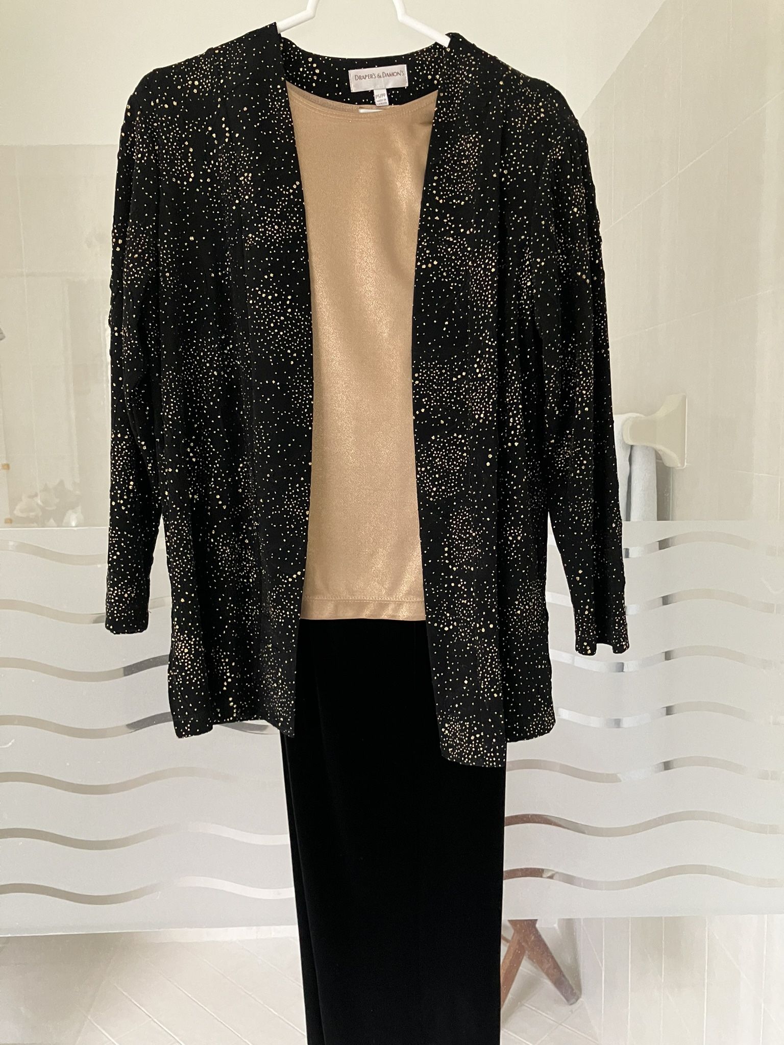 Reduced Price. Draper And Damon Holiday Outfit.