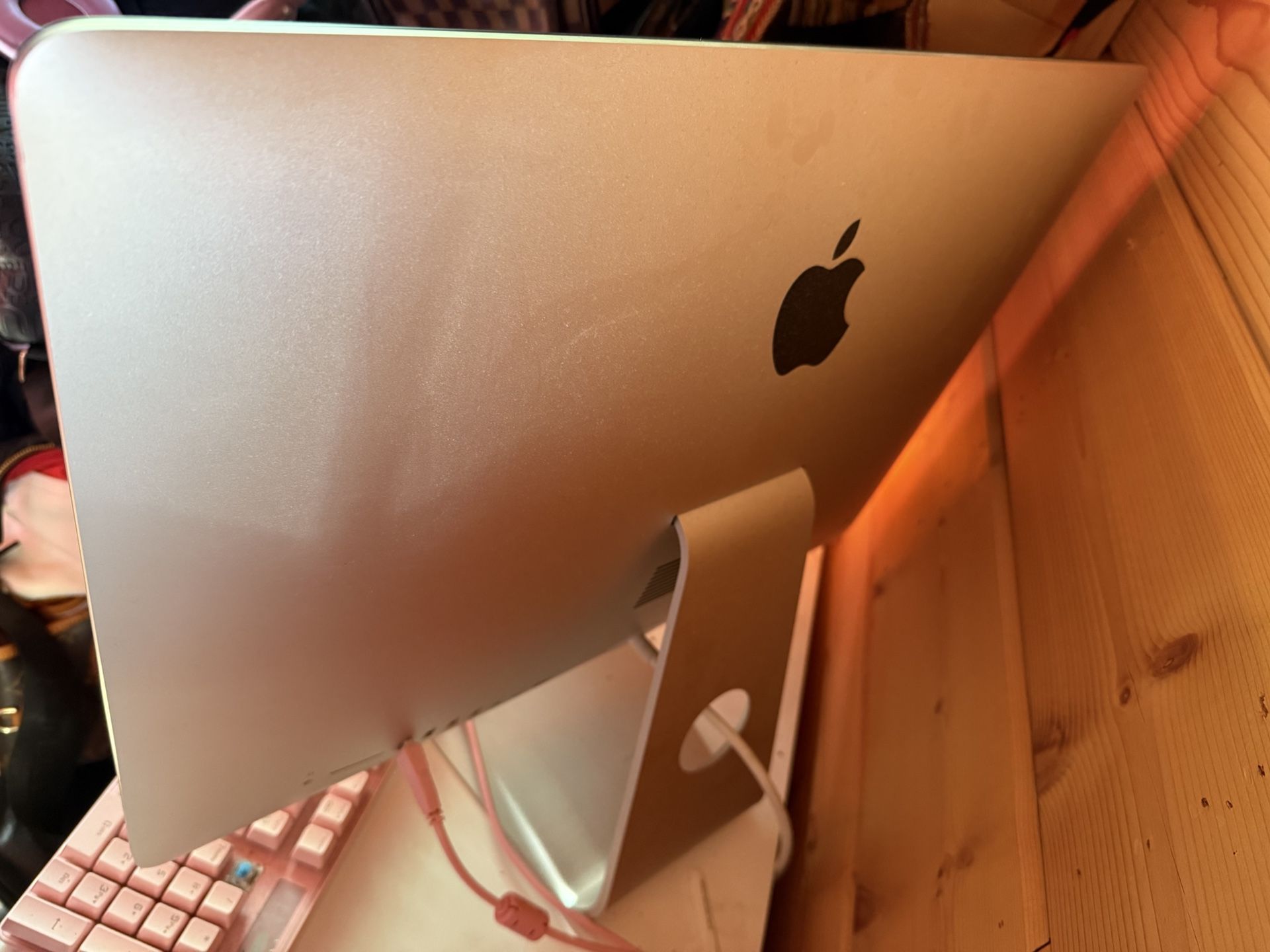 Mac OS Core i5 8GB Silver 21.5 Inch