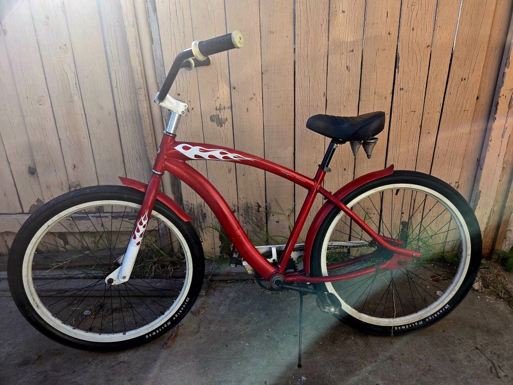 Beach cruiser bike