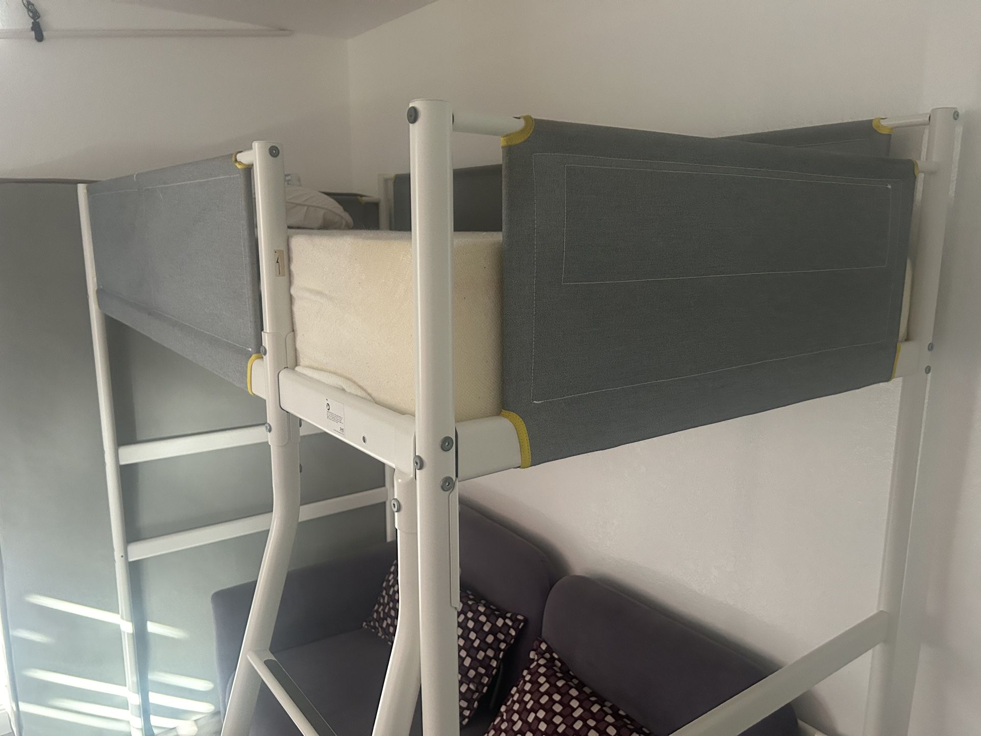 Bunk Bed / Loft Bed  + Sleeper Sofa 