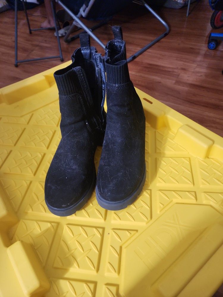 Boots Size 9