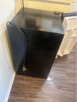 Mini fridge