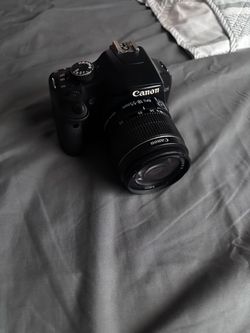 Cannon camera with lens