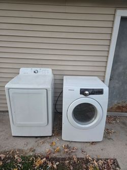 Dryer  both.  2 secadoras
