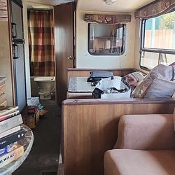 30 Foot Camper With Bunk Beds And Full Kitchen Bathtub And huge Slide Out