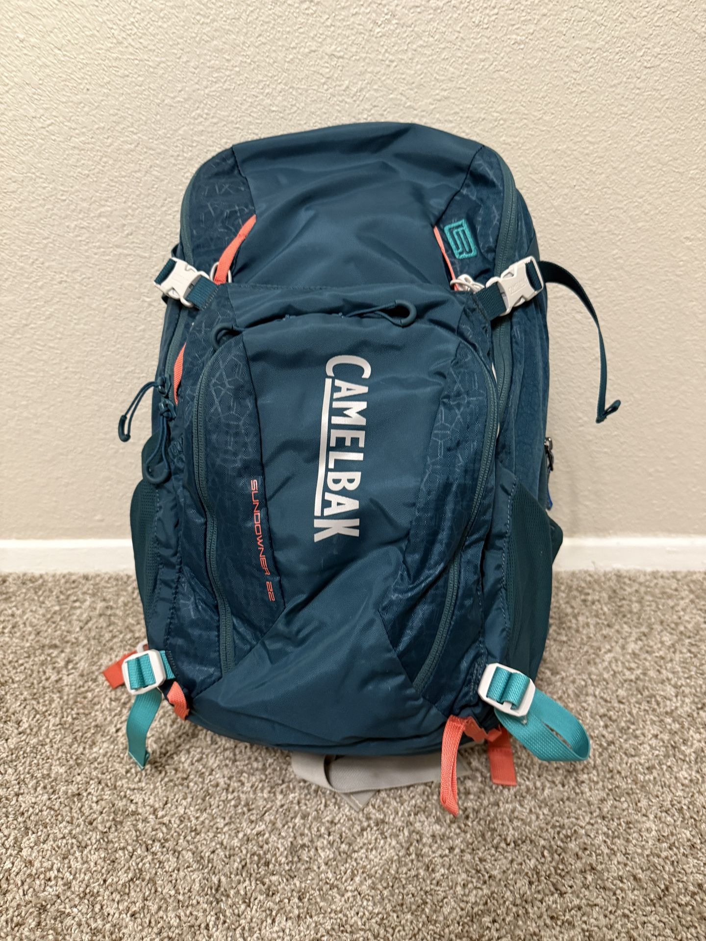 Camelbak Backpack - Sundowner 22L
