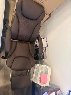 Gaming Chair with Footrest, Reclining 6/9-6/10 PICKUP