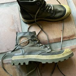 Men's size 8 Palladium Boots/High Tops  Khaki / Green