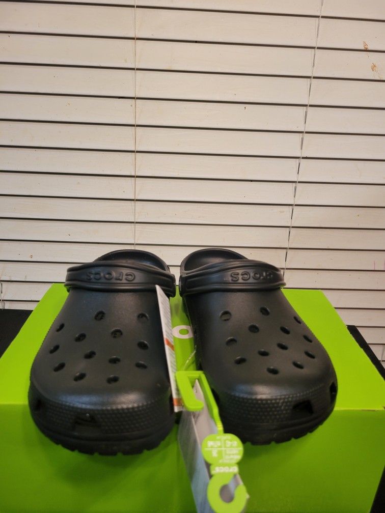 Crocs Classic Black.
