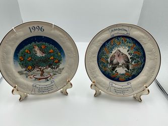 Twelve Days of Christmas Collector Plates Set of 2