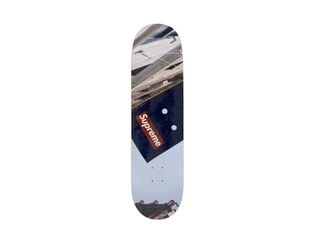 Supreme banner deck