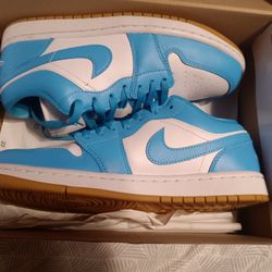 Women's Size 10 Jordan 1 Low