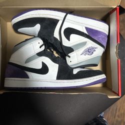 Jordan one mid SE purple