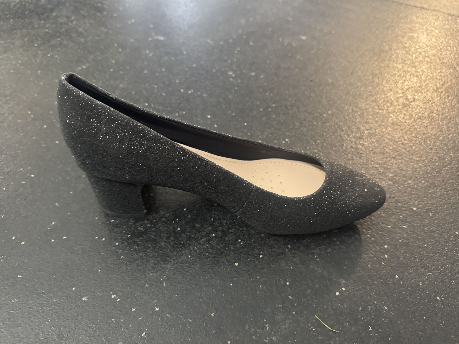 Black Heels $5 (retail $36)