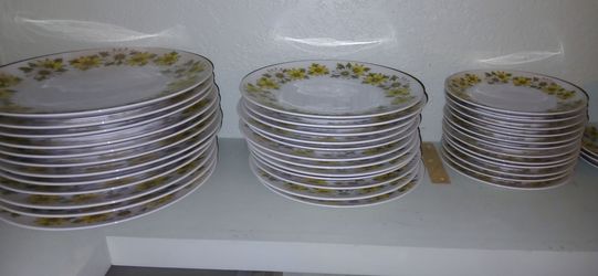 12 piece place setting new condition vintage Noritake china set