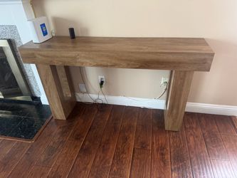 Rustic Wood Console Table – Great Condition