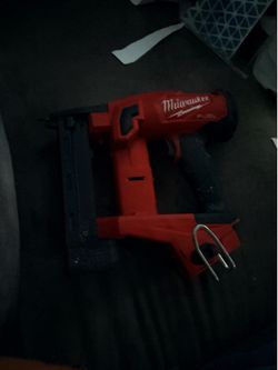 Milwaukee 18g narrow crown stapler