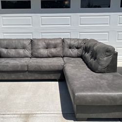 Beautiful Gray Sectional Couch!😍