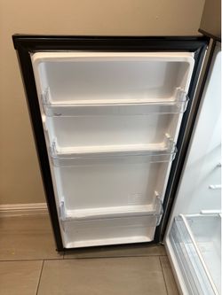 Fridge for Sale – Must Sell Moving Out! $400 OBO