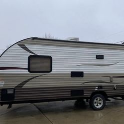 Motorhomes and campers 2016  Cherokee