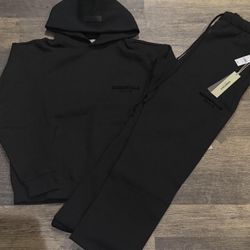 Essentials “Stretch Lim” Set ⚙️