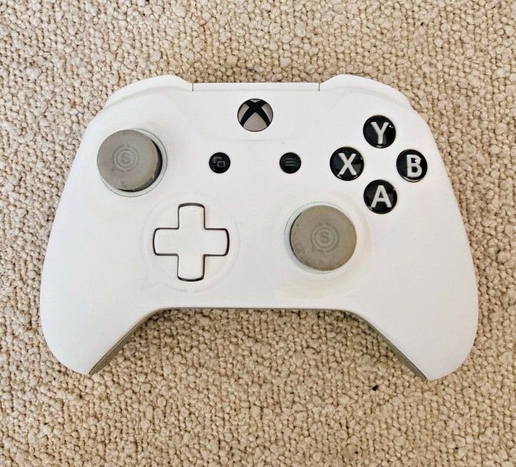 SCUF Prestige Custom Performance Controller for Xbox One, Xbox Series X, PC & Mobile - White & Gray V2